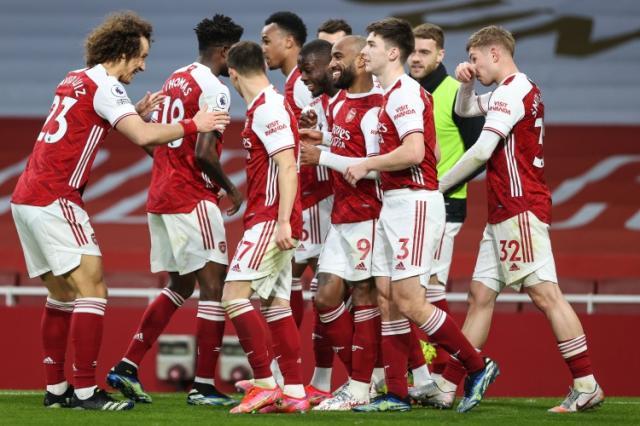 开云APP-【早报】夺双冠睡皮该留队？赢真蓝黑忧意甲被放水？